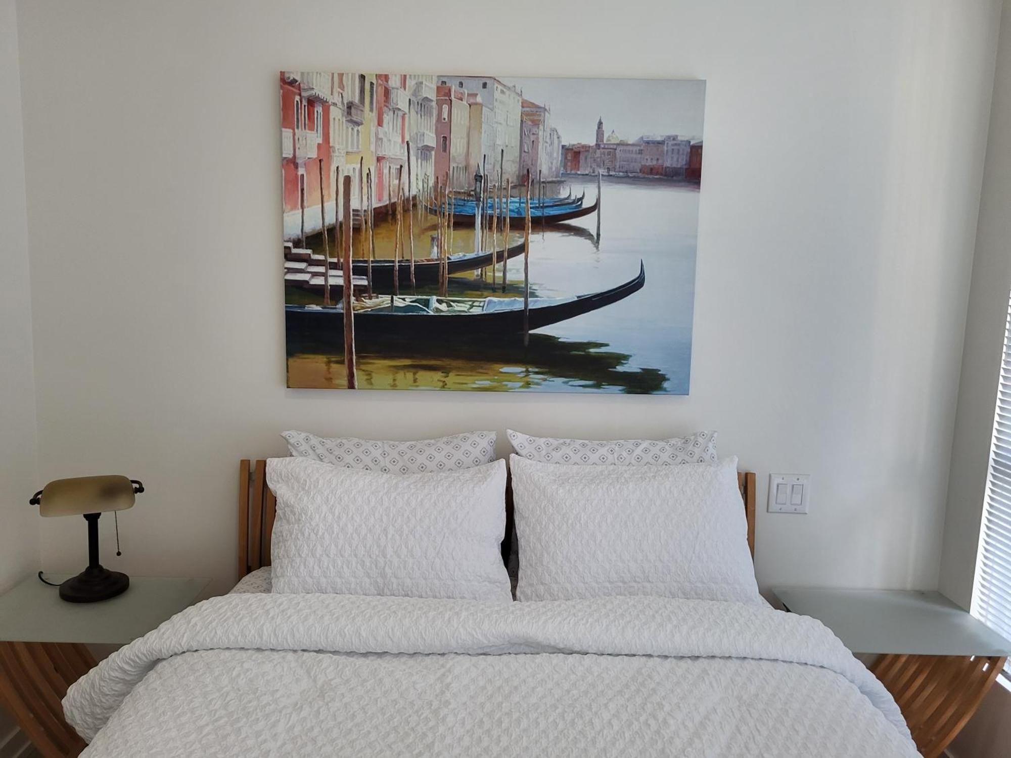 Your Perfect Escape - Modern Landmark Condo In Downtown Calgary - Free Parking- Premium Location Экстерьер фото